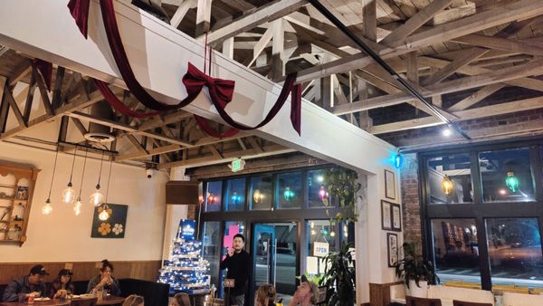 Wallflour Pizza by null