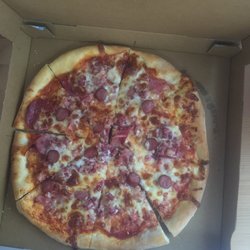 Restaurant Transilvania - Pizza quatro carni (7€) ToGo