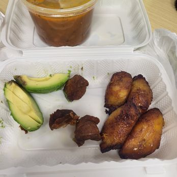 El Punto - 3 small pork pieces, Large beans (why? No rice for the beans), blackened tip avocado pieces and fried plantains. - Caribbean Near Me - Rochester, New York El Punto - 3 small pork pieces, Large beans (why? No rice for the beans), blackened tip avocado pieces and fried plantains. - Caribbean Near Me - Rochester, New York