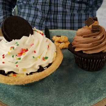 Mr Baker - Oreo mini pie, peanut butter cupcake - Bakeries Near Me - Rancho Cucamonga, California