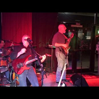 Pflutto's Tavern - RXS showin' 'em how it's done! - Sports Bars Near Me - Pflugerville, Texas