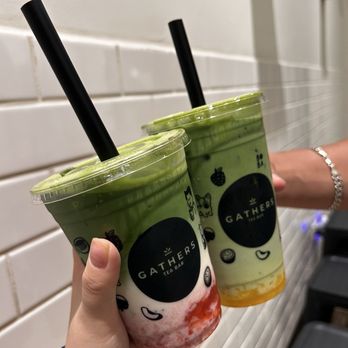 Gathers Tea Bar - Strawberry Matcha Latte & Mango Matcha Latte - Bubble Tea Near Me - Chicago, Illinois
