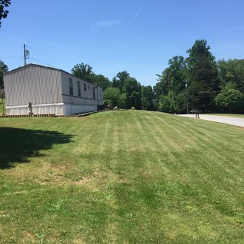 Burris Small Town Lawn Care - Lawn Services Near Me - Morganton, North Carolina Burris Small Town Lawn Care - Lawn Services Near Me - Morganton, North Carolina