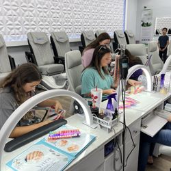 Yara Nails Spa