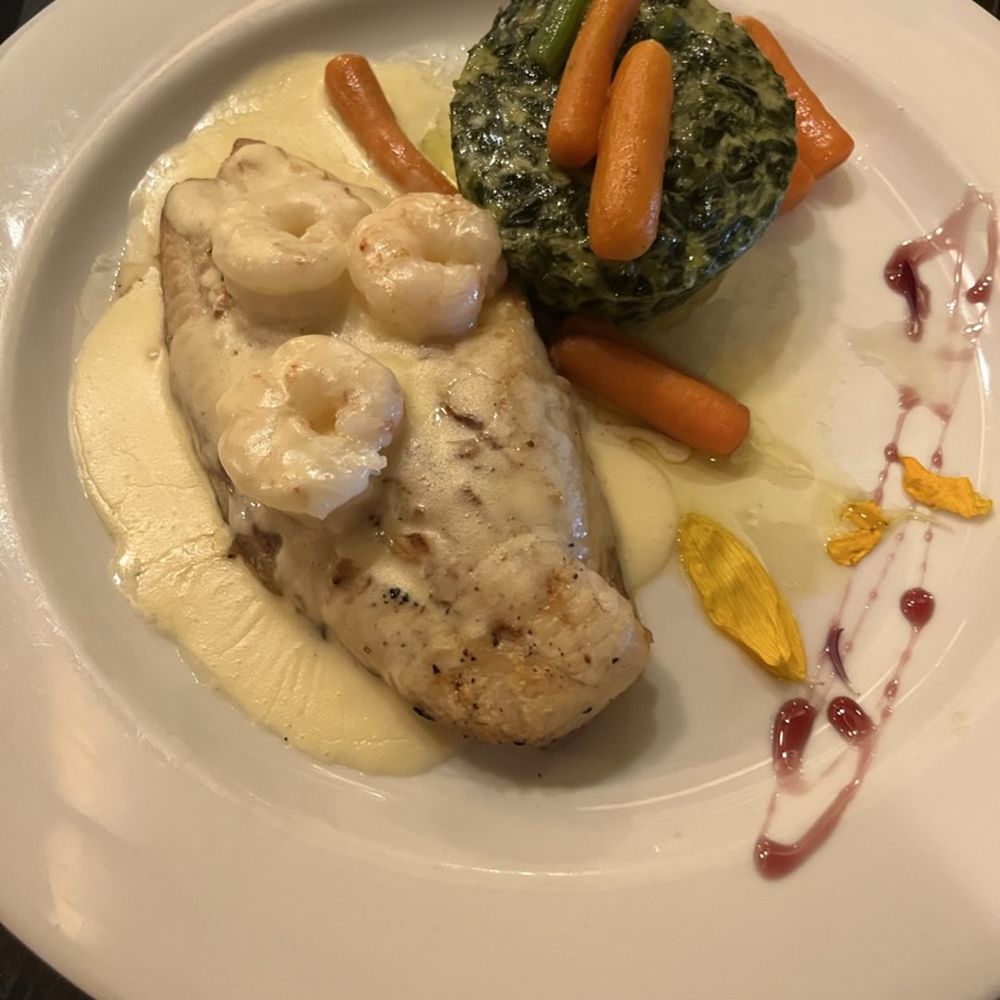 Aqva Restaurant - Surubi with Prawns - Argentine Near Me - Puerto Iguazú, N