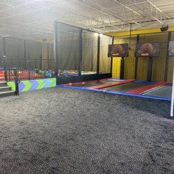 Funzilla - Basket ball Trampoline