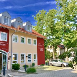 Bed&Breakfast Hotel Erber - Aussenansicht BED&BREAKFAST HOTEL Erber in Ismaning
