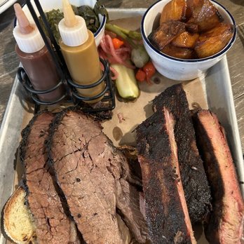 Pearl's Place & Pantry - BBQ platter - Barbeque Near Me - Manchester, Vermont