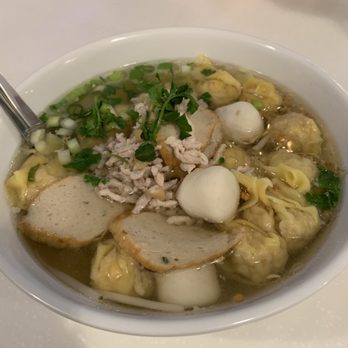 Sweet Rice - Wonton soup. So many wontons! Big bowl - Thai Near Me - Gardena, California