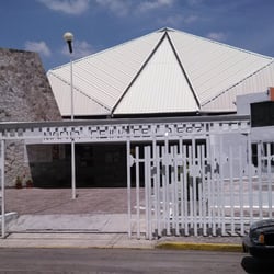 María Reina de la Paz - Vista desde la Calle