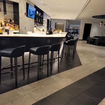 United Polaris Lounge - Bar - Airport Lounges Near Me United Polaris Lounge - Bar - Airport Lounges Near Me