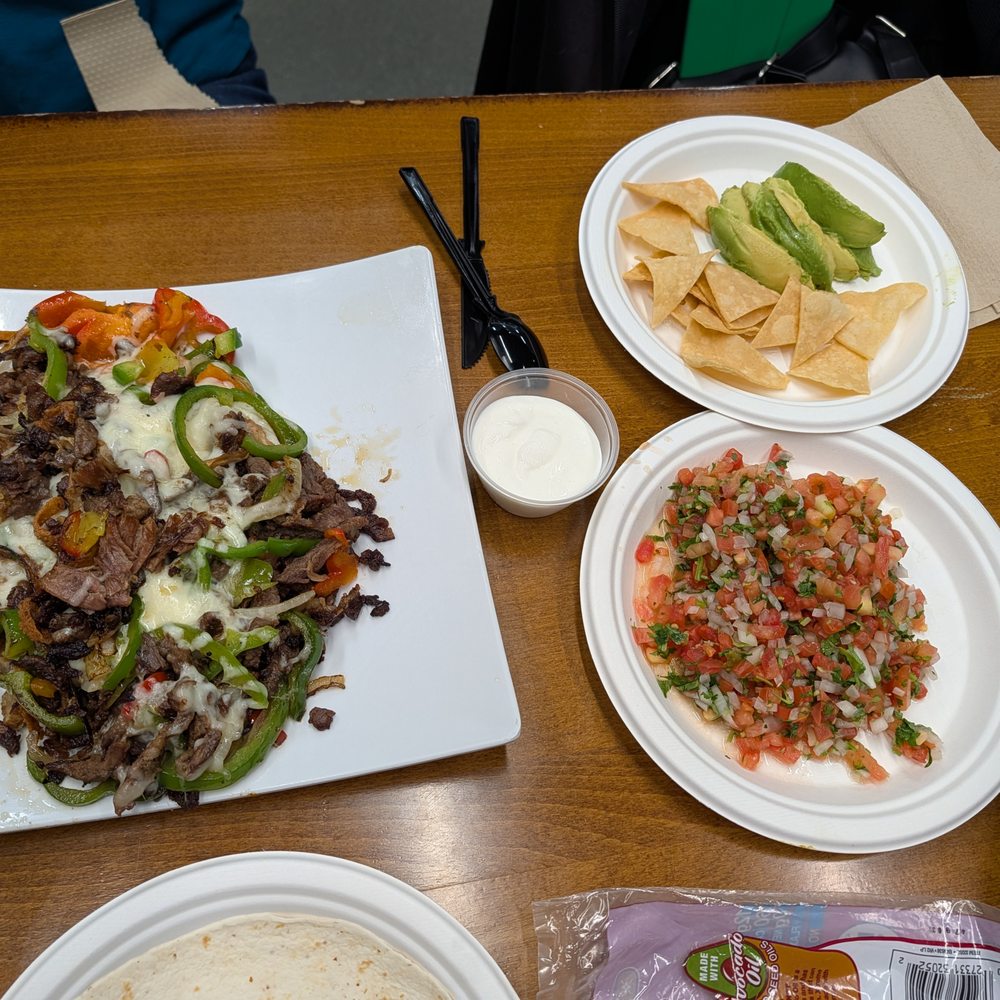 Araujo's Mexican Grill - Carnitas and vegetables! - Tacos Near Me - San Jose, California Araujo's Mexican Grill - Carnitas and vegetables! - Tacos Near Me - San Jose, California