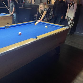 Retro Junkie - Pool tables - Cocktail Bars Near Me - Walnut Creek, California