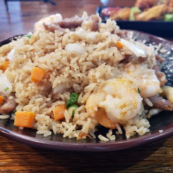 King Noodle Asian Restaurant - Fried Rice with Shrimp, beef and chicken - Asian Fusion Near Me - Temple, Texas