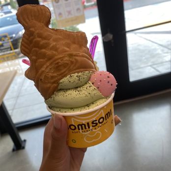 Somisomi - Matcha flavor with oreos and macaroon! - Ice Cream & Frozen Yogurt Near Me - Pleasanton, California Somisomi - Matcha flavor with oreos and macaroon! - Ice Cream & Frozen Yogurt Near Me - Pleasanton, California