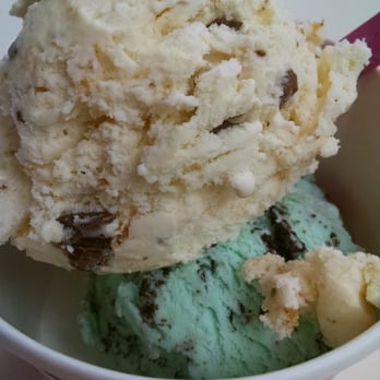 Baskin-Robbins - Peanut butter cup & Mint and chip - Ice Cream & Frozen Yogurt Near Me - Monrovia, California Baskin-Robbins - Peanut butter cup & Mint and chip - Ice Cream & Frozen Yogurt Near Me - Monrovia, California