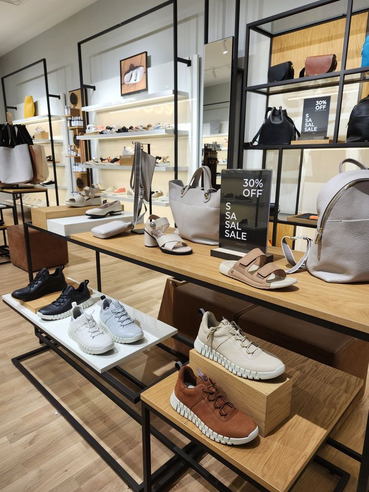 ECCO BOCA TOWN CENTER Updated October 2024 16 Photos 6000 Glades