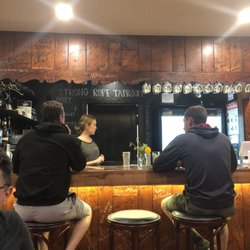 Strong Rope Taproom - View of the bar - there is a second sitting space when you first enter as well as outdoor tablea
