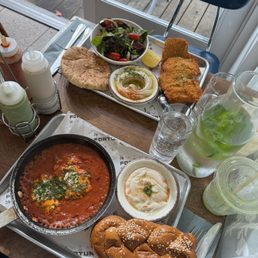 Shakshuka Plat Friday Shnitzel