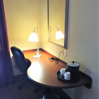 Hampton Inn Chattanooga-North/Ooltewah - This is the desk area in room 505. Photo taken August 4, 2018. - Hotels Near Me - Ooltewah, Tennessee Hampton Inn Chattanooga-North/Ooltewah - This is the desk area in room 505. Photo taken August 4, 2018. - Hotels Near Me - Ooltewah, Tennessee