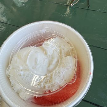 Rainbow Drive-In - SLUSH FLOAT - Hawaiian Near Me - Honolulu, Hawaii Rainbow Drive-In - SLUSH FLOAT - Hawaiian Near Me - Honolulu, Hawaii