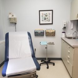 APDerm - Dermatology Professionals - Exam room