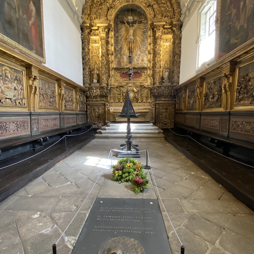 Sé do Porto - Bishop tomb - Churches Near Me - Porto, 13