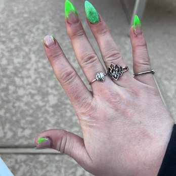 Biltmore Nail Bar - Nail Salons Near Me - Phoenix, Arizona