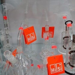 Royal Novelties Smoke Shop - HiSi