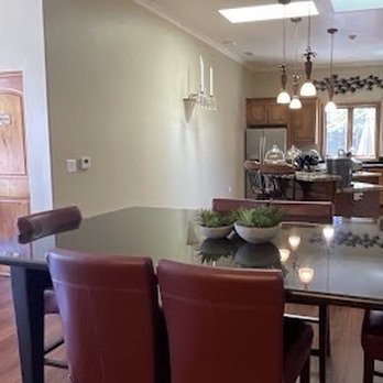Hotel James - Dining area. - Hotels Near Me - Chico, California Hotel James - Dining area. - Hotels Near Me - Chico, California