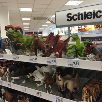 Rossmann - Schleich-Tiere: Bei kleineren Kindern ungemein beliebt - Drugstores Near Me - Kaltenkirchen, SH