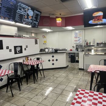 Burger Bite - Lobby/ Sitting area inside. - Burgers Near Me - Chicago, Illinois