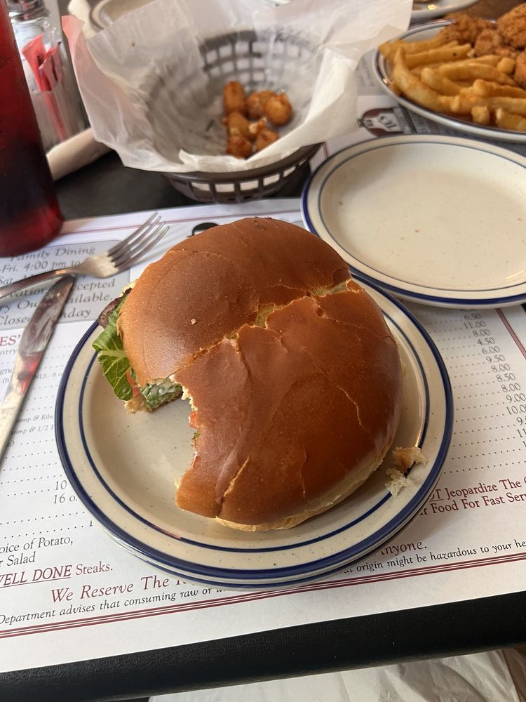 T C’S RESTAURANT & TAVERN Updated September 2024 58 Photos & 75