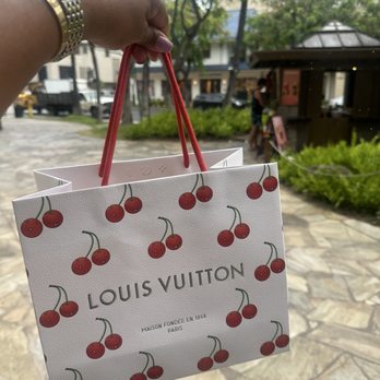 Louis Vuitton Honolulu Gump's Building - Leather Goods Near Me - Honolulu, Hawaii Louis Vuitton Honolulu Gump's Building - Leather Goods Near Me - Honolulu, Hawaii