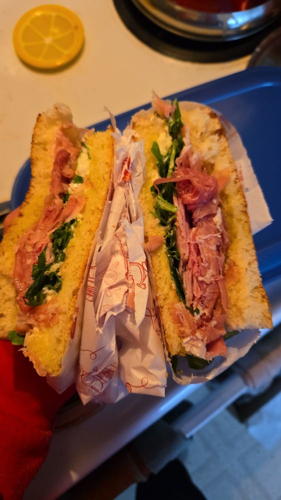 Dante Italian Sandwich Logo