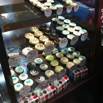 Dots Cupcakes - Cupcakes! - Cupcakes Near Me - Pasadena, California Dots Cupcakes - Cupcakes! - Cupcakes Near Me - Pasadena, California