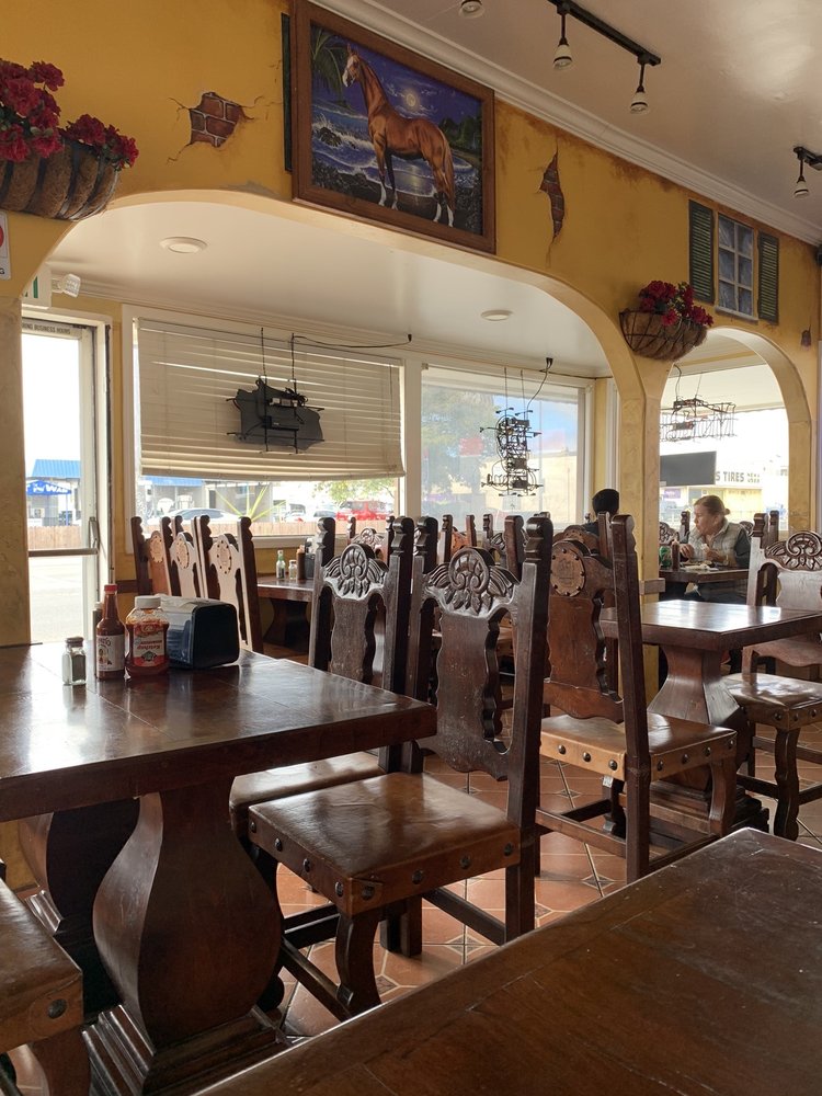 Los Dos Potrillos Restaurant