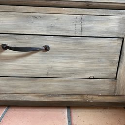 There is "rustic" and then there is poor quality. There is "rustic" and then there is poor quality.