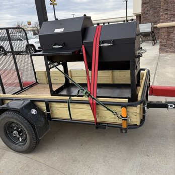 Buc-ee’s - ASF smoker - Convenience Stores Near Me - Luling, Texas