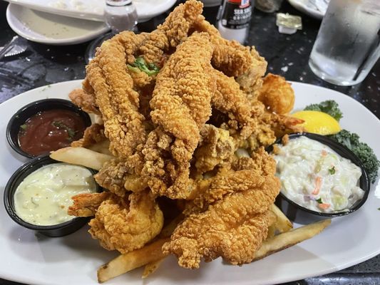 Deanie's On Hayne by null