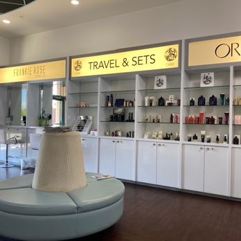 Primp and Blow Paradise Valley - Getting a blowout - Blow Dry/Out Services Near Me - Phoenix, Arizona Primp and Blow Paradise Valley - Getting a blowout - Blow Dry/Out Services Near Me - Phoenix, Arizona