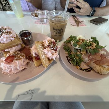 Cafe Lola - Cafes Near Me - Henderson, Nevada