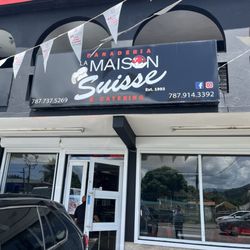 Panaderia La Maison Suisse - Rótulo exterior y entrada