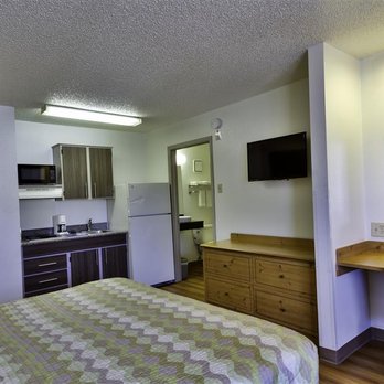 Studio 6 - Guest Room - Hotels Near Me - Dallas, Texas Studio 6 - Guest Room - Hotels Near Me - Dallas, Texas