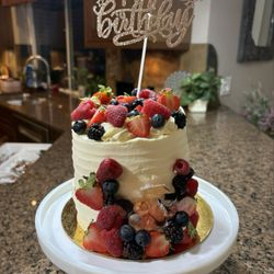 Hansel and Gretel Bakery - Beautiful layered cake