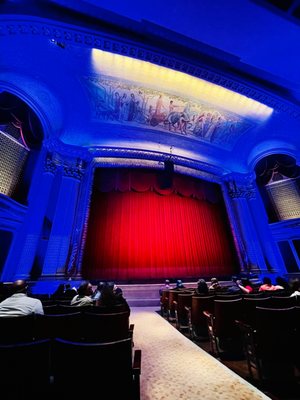 Hawaii Theatre by null