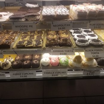 Mike's Pastry - Bakeries Near Me - Cambridge, Massachusetts