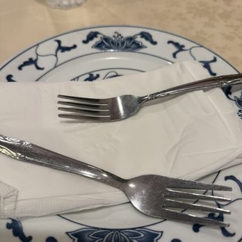 Canton Cooks - Silverware that was cool, but needed some hot water - Cantonese Near Me - Atlanta, Georgia
