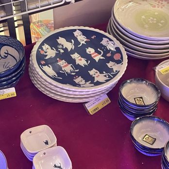 Mitsuwa Marketplace - Cute plate - Japanese Near Me - Irvine, California Mitsuwa Marketplace - Cute plate - Japanese Near Me - Irvine, California