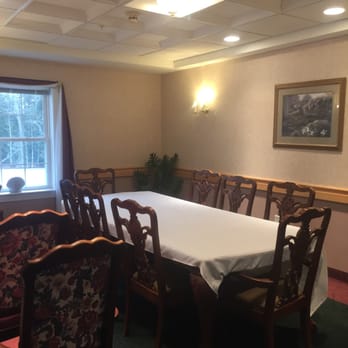 Sunnybrook Senior Living - Extra room for private dining! - Assisted Living Facilities Near Me - Brunswick, Maine Sunnybrook Senior Living - Extra room for private dining! - Assisted Living Facilities Near Me - Brunswick, Maine